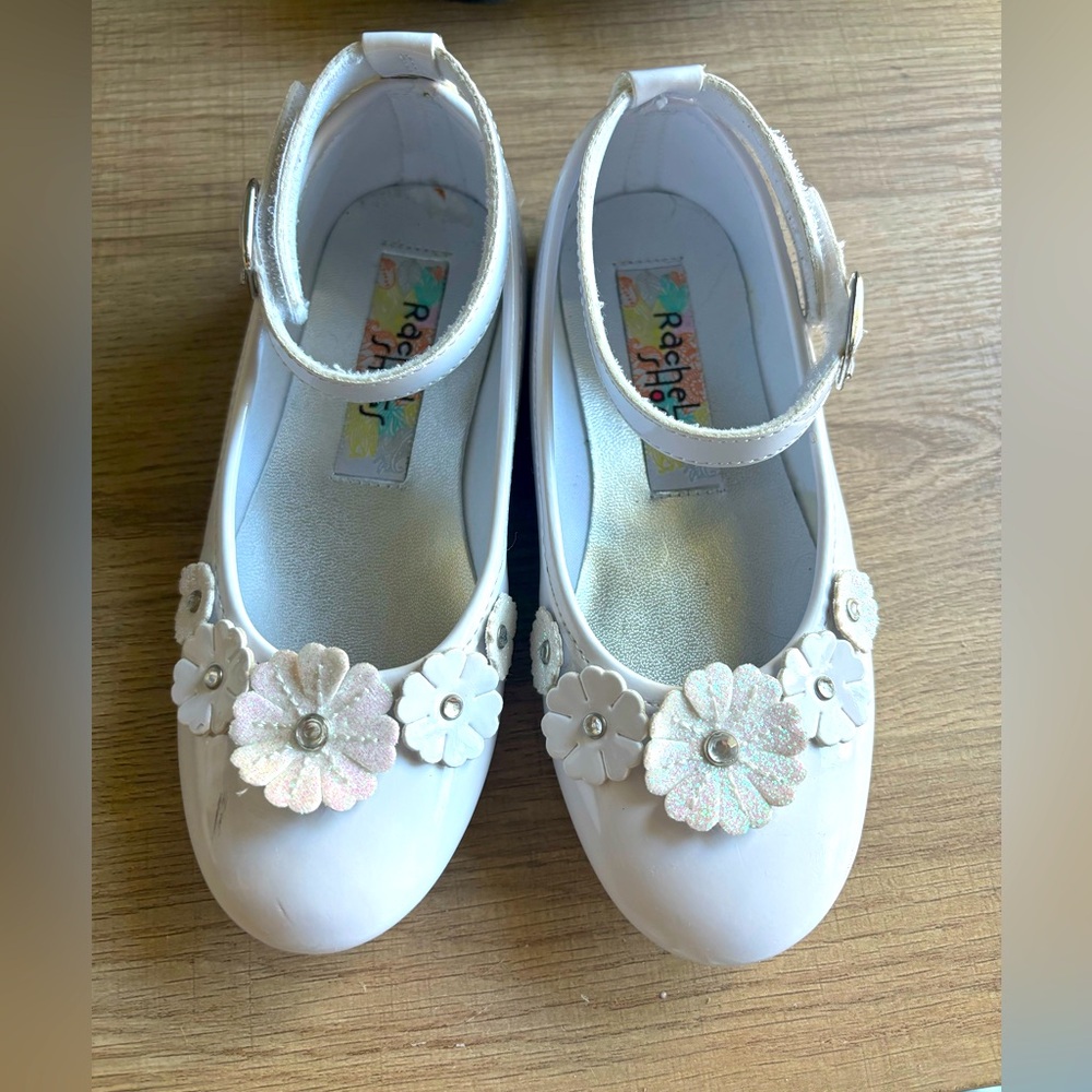 Girls shoes